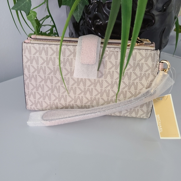 Michael Kors Jet Set Wallet - Picture 2 of 6
